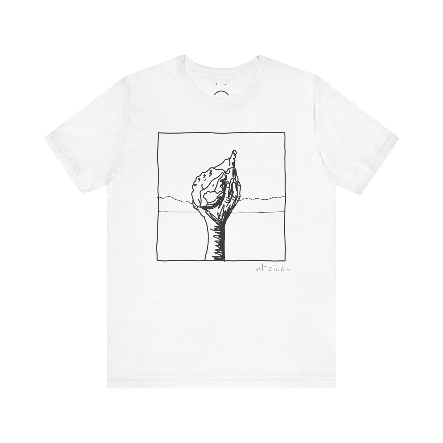 smiley magic conch tee
