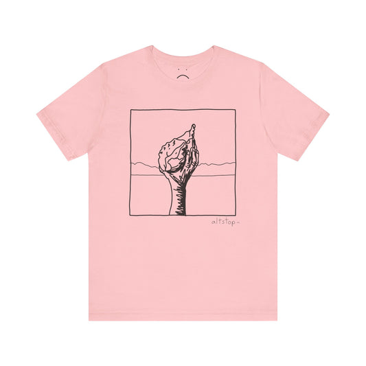 smiley magic conch tee